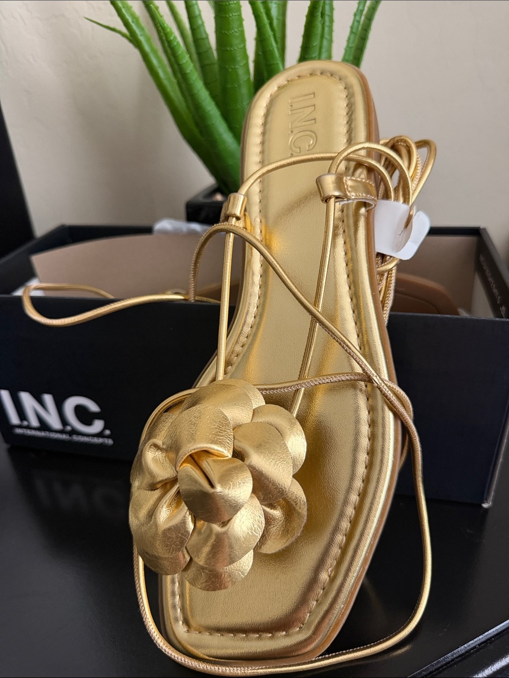 INC International Concepts Metallic Gold Floral Lace-Up Sandals NWT Size 10.5